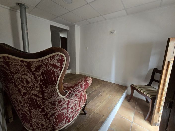 Image No.13-2 Bed Townhouse for sale