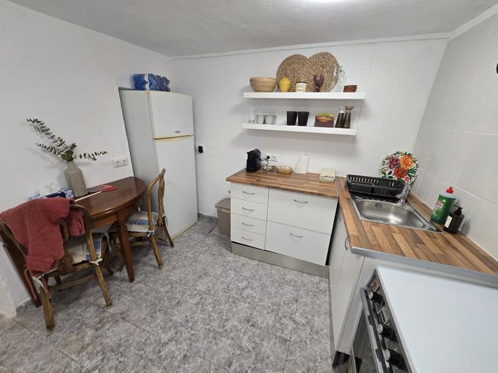 Image No.15-2 Bed Townhouse for sale