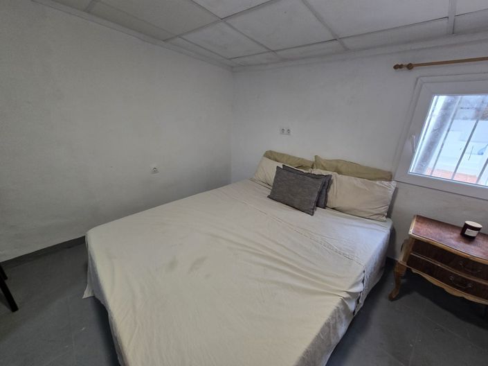 Image No.26-2 Bed Townhouse for sale