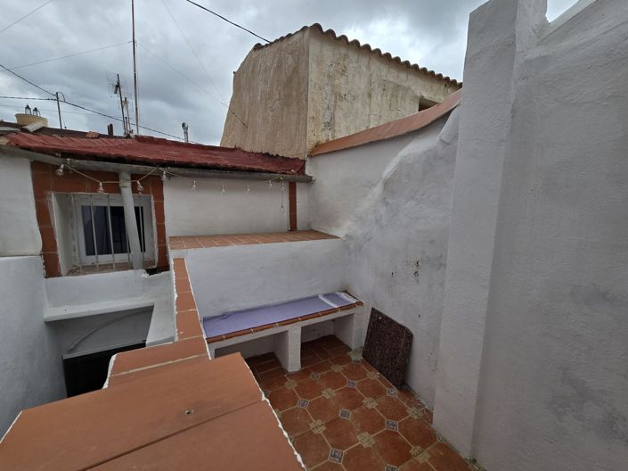 Image No.9-2 Bed Townhouse for sale