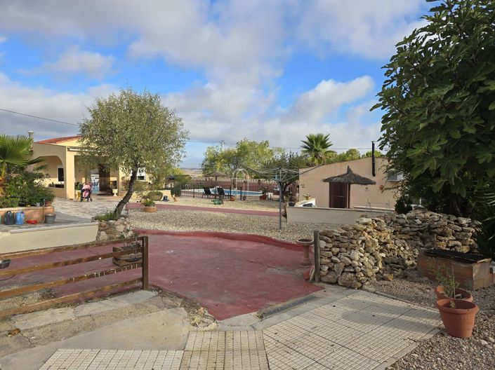 Image No.8-5 Bed Villa for sale