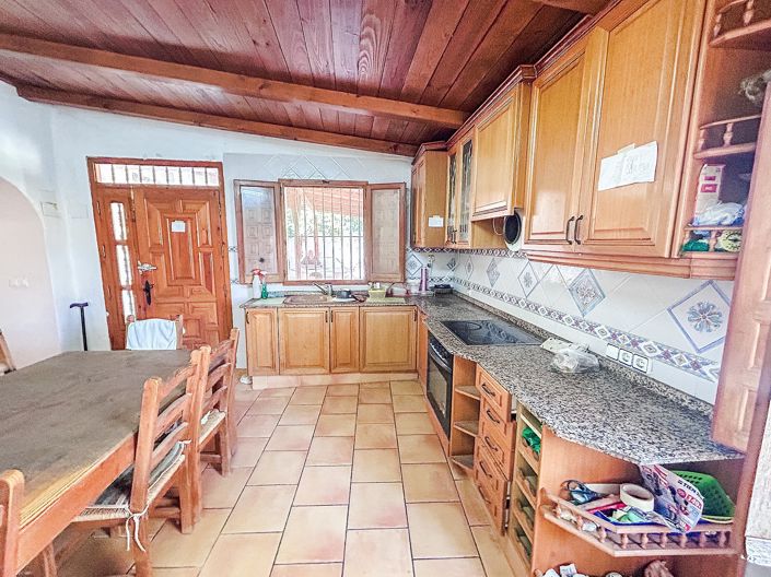 Image No.24-4 Bed House for sale