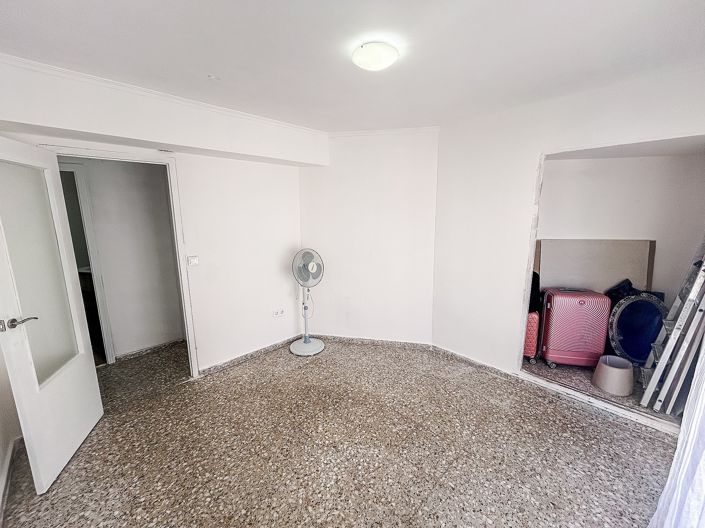 Image No.19-4 Bed Apartment for sale