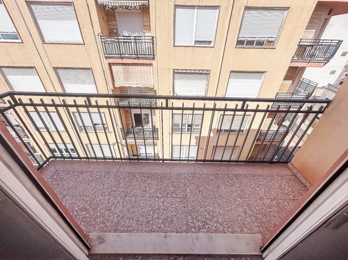 Image No.20-4 Bed Apartment for sale