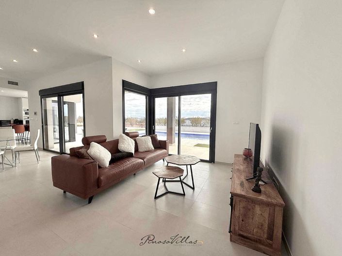 Image No.15-3 Bed Villa for sale