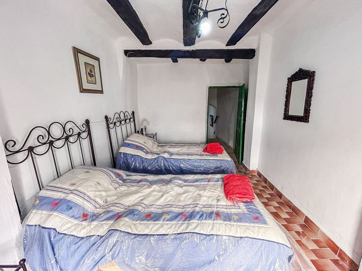 Image No.15-4 Bed Townhouse for sale