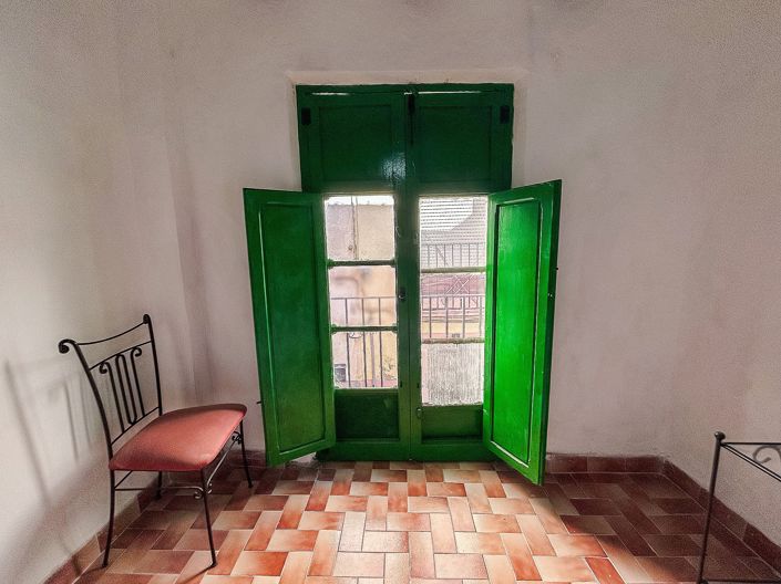 Image No.16-4 Bed Townhouse for sale