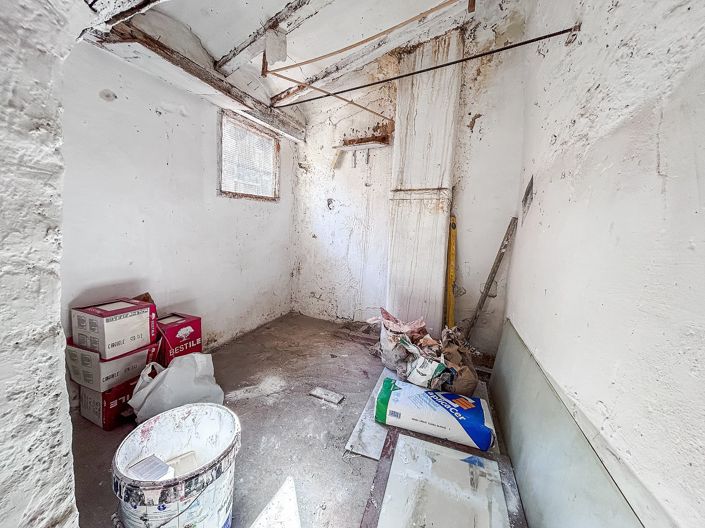 Image No.17-4 Bed Townhouse for sale