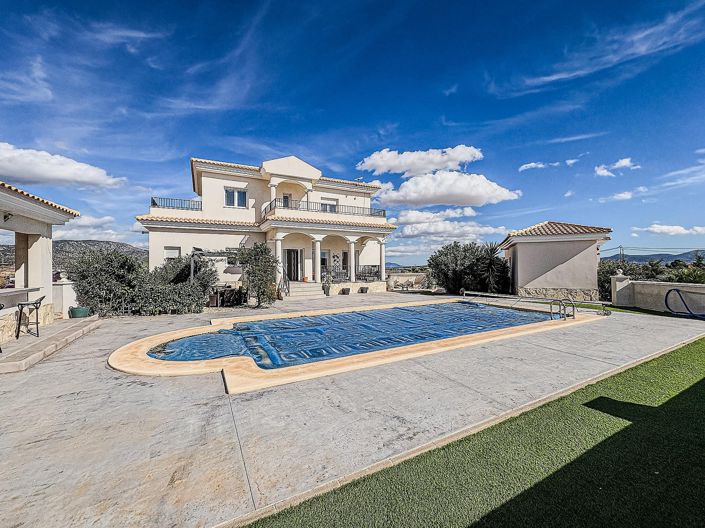 Image No.15-4 Bed Villa for sale