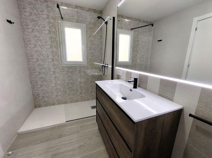 Image No.12-4 Bed Villa for sale