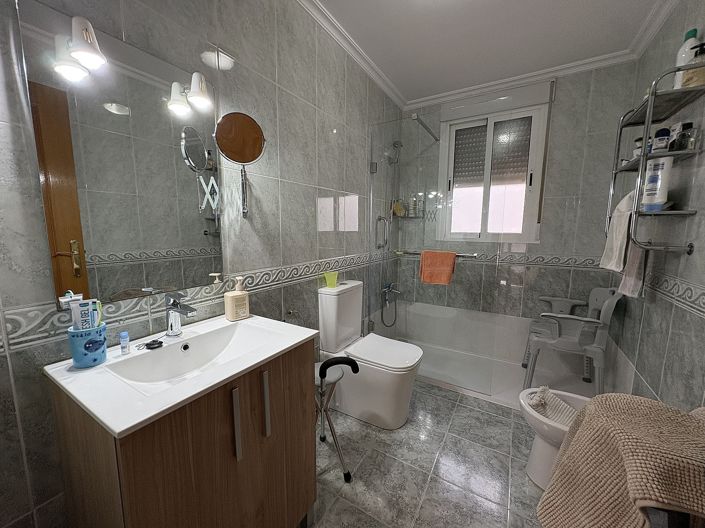 Image No.12-5 Bed Apartment for sale