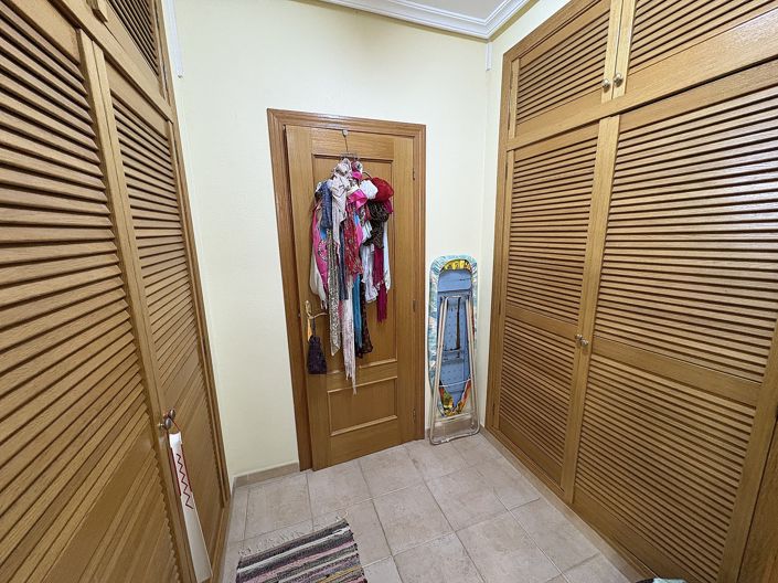 Image No.16-5 Bed Apartment for sale