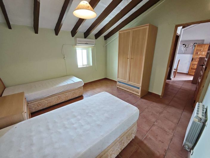 Image No.37-4 Bed Country House for sale