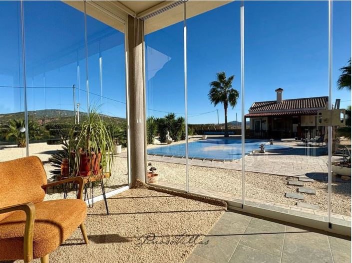 Image No.15-4 Bed Villa for sale