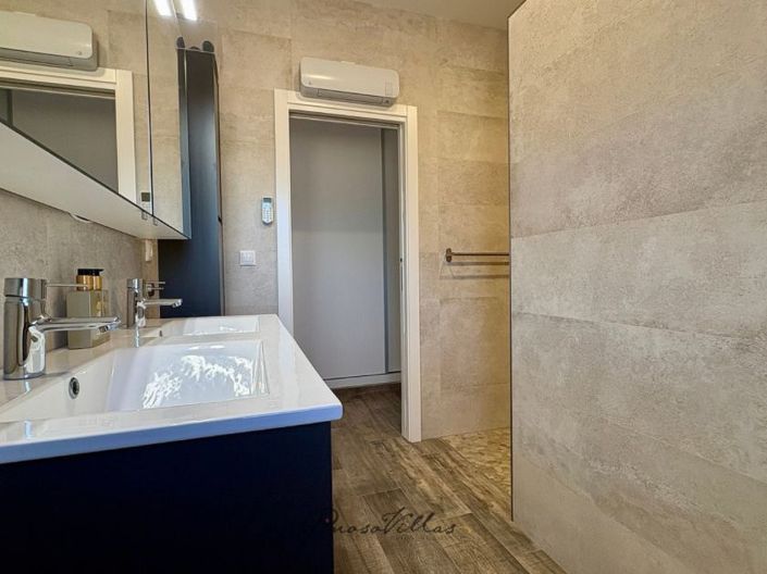 Image No.47-4 Bed Villa for sale