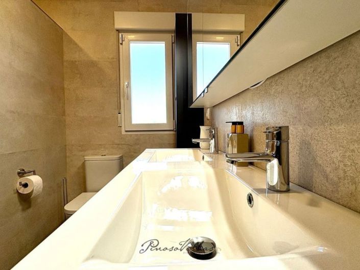 Image No.49-4 Bed Villa for sale