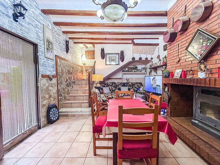 Image No.10-9 Bed Semi-Detached for sale