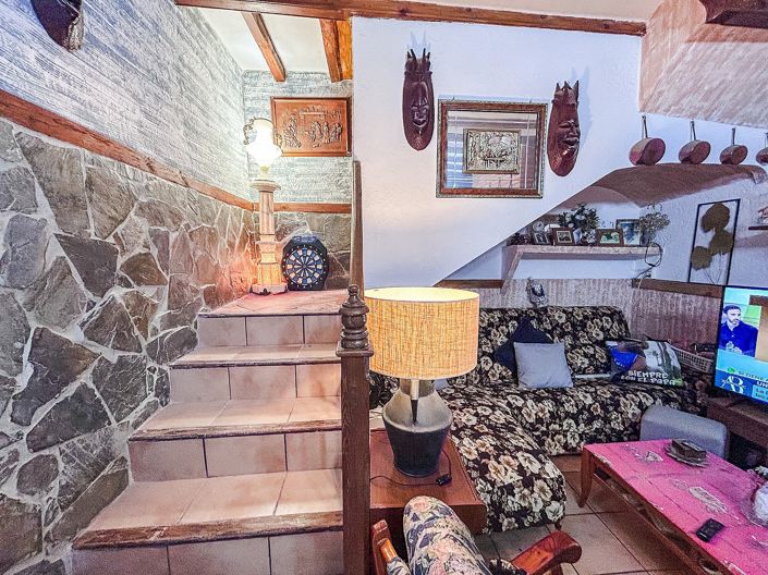 Image No.20-9 Bed Semi-Detached for sale