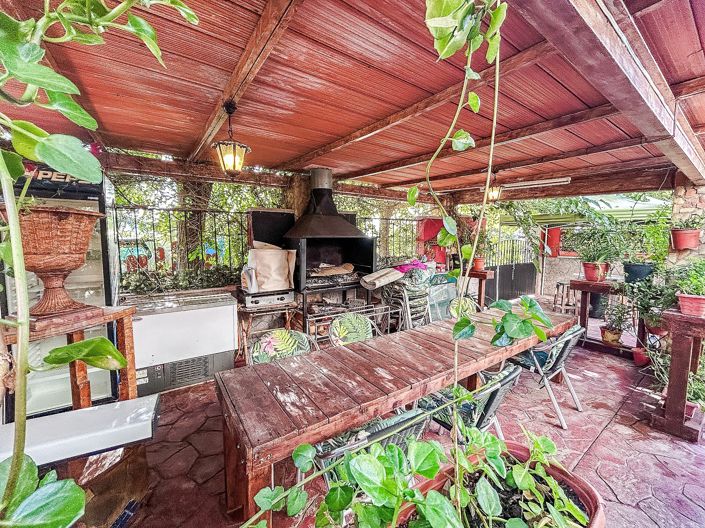 Image No.4-9 Bed Semi-Detached for sale