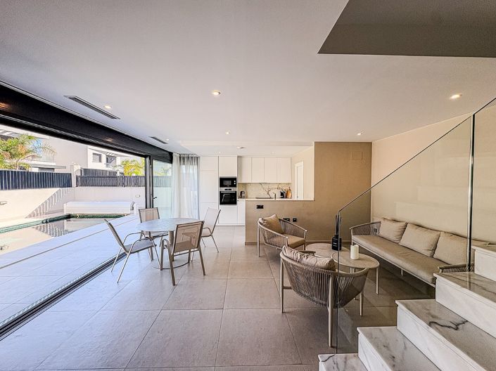 Image No.11-5 Bed Villa for sale