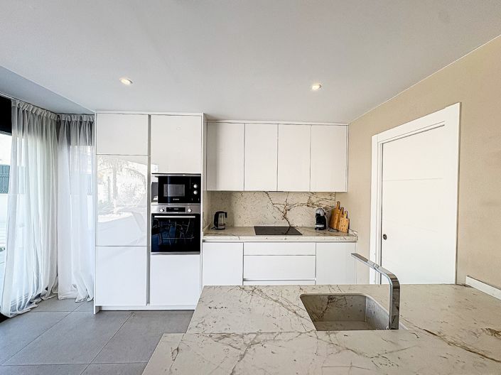 Image No.12-5 Bed Villa for sale