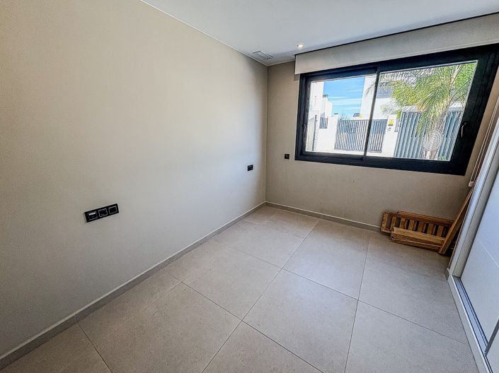 Image No.19-5 Bed Villa for sale