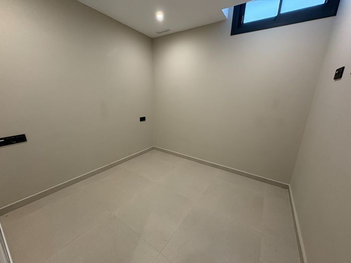 Image No.22-5 Bed Villa for sale