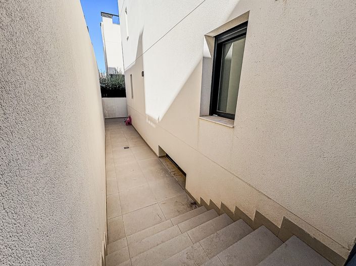 Image No.25-5 Bed Villa for sale