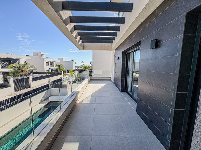 Image No.8-5 Bed Villa for sale