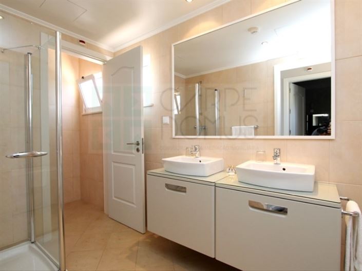 Image No.26-2 Bed House for sale