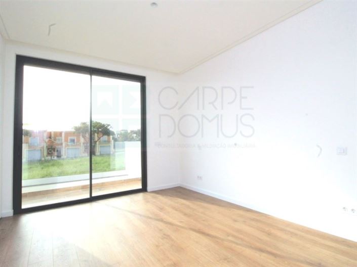 Image No.18-3 Bed House for sale