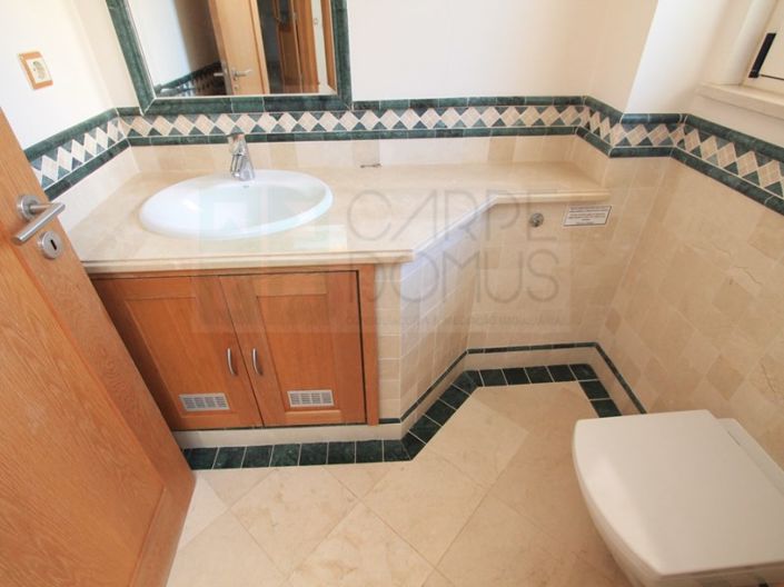 Image No.17-5 Bed House for sale