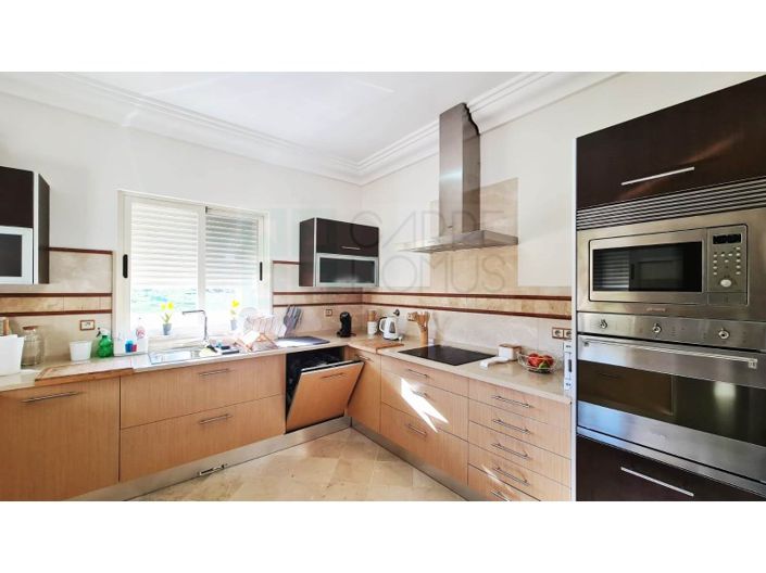 Image No.25-5 Bed House for sale