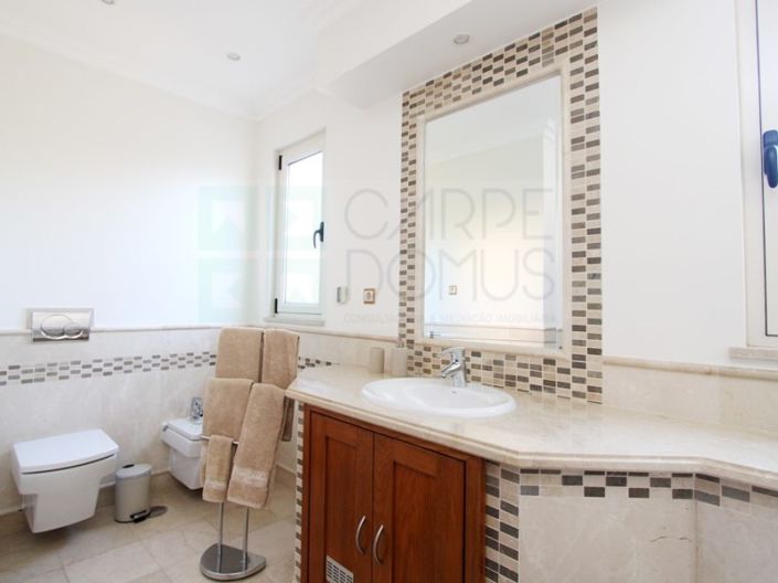 Image No.42-5 Bed House for sale