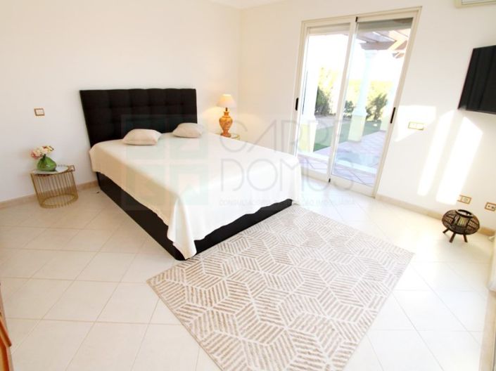 Image No.45-5 Bed House for sale