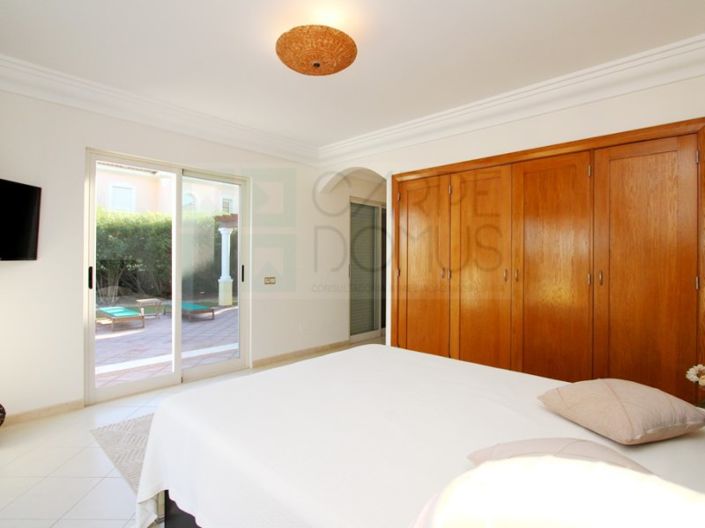 Image No.46-5 Bed House for sale