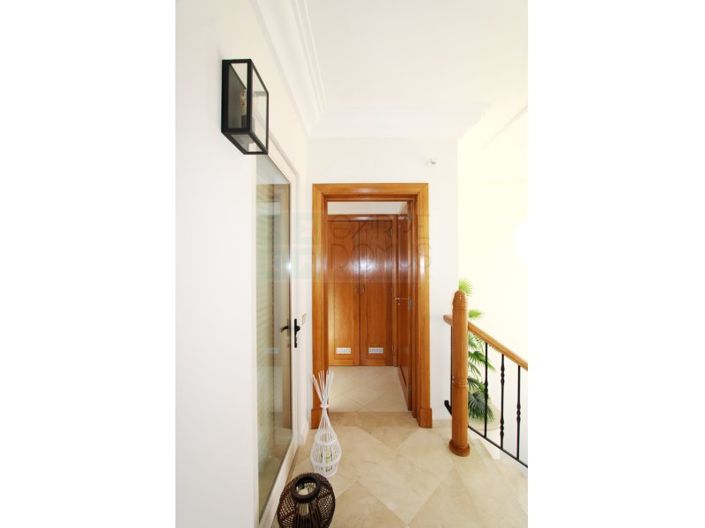 Image No.49-5 Bed House for sale