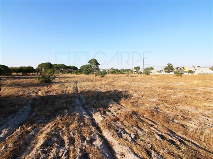 Image No.19-3 Bed Farmhouse for sale