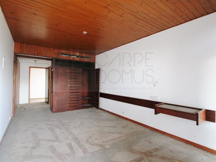 Image No.42-30 Bed Hotel for sale