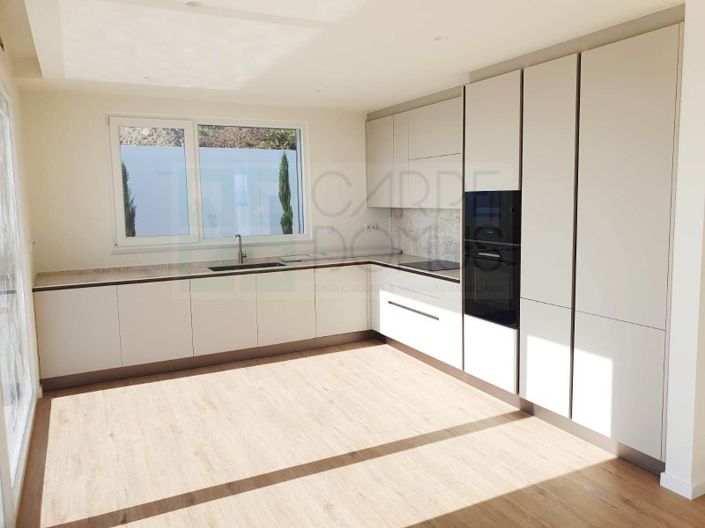 Image No.18-3 Bed House for sale