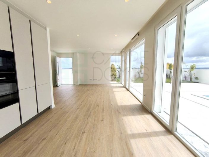 Image No.20-3 Bed House for sale