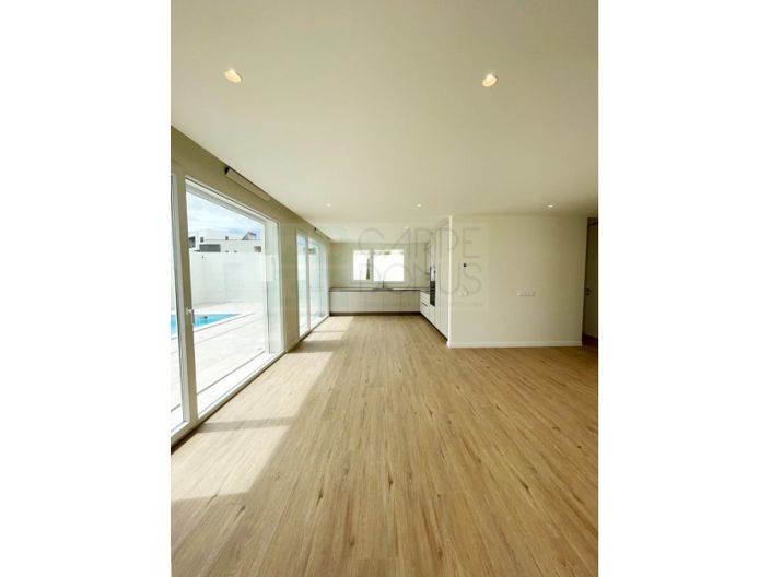 Image No.25-3 Bed House for sale