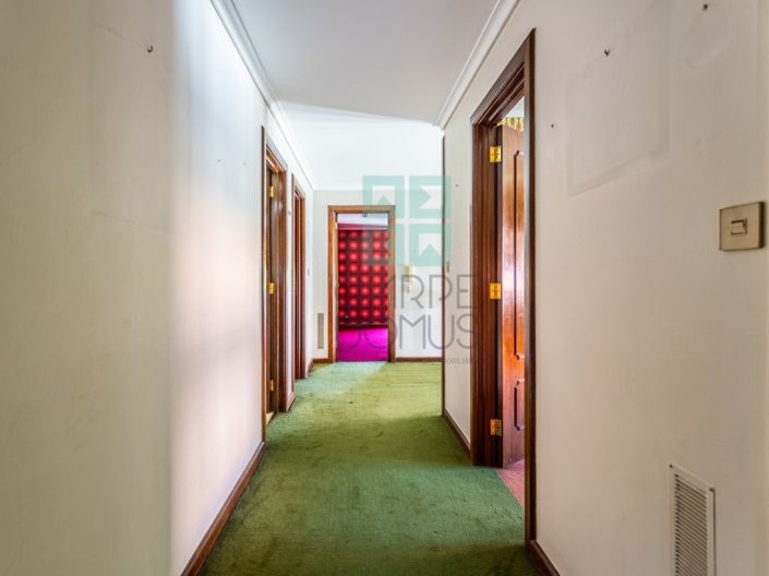 Image No.4-9 Bed House for sale