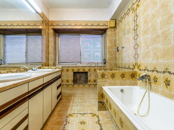 Image No.45-9 Bed House for sale