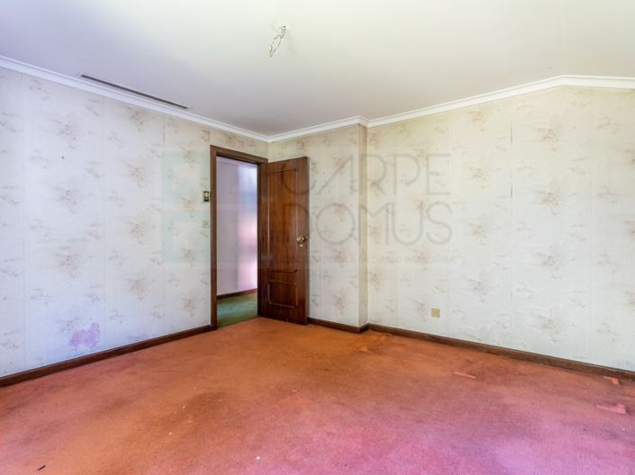 Image No.7-9 Bed House for sale