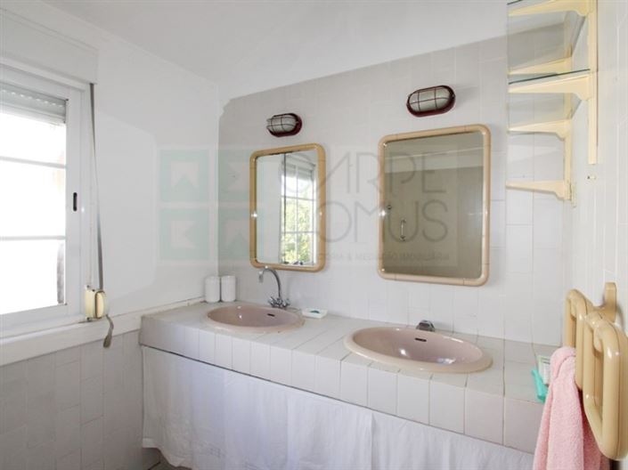 Image No.24-6 Bed House for sale