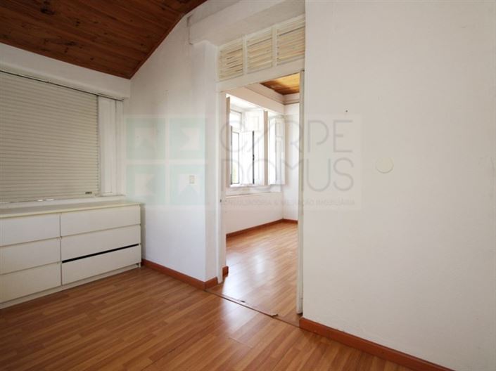 Image No.43-6 Bed House for sale