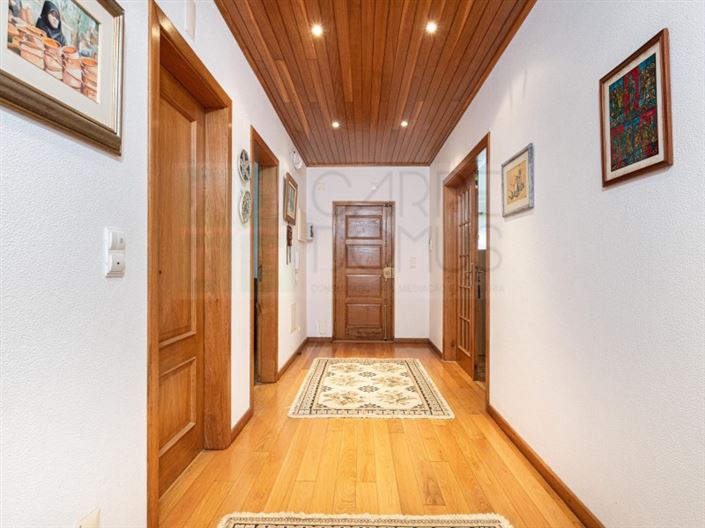 Image No.18-4 Bed House for sale