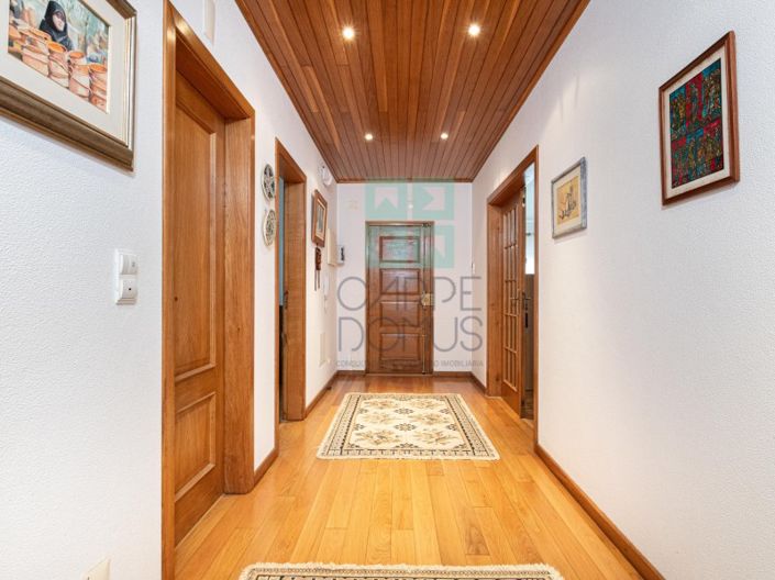 Image No.18-4 Bed House for sale