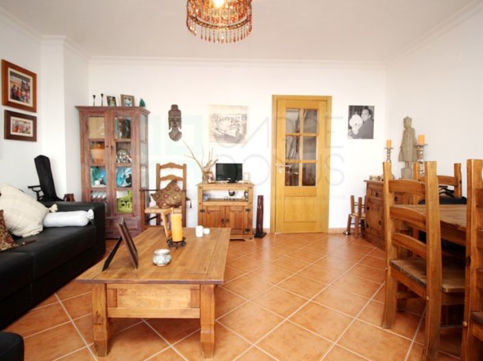 Image No.13-2 Bed House for sale